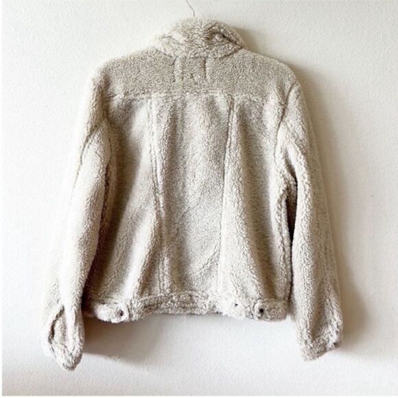 Olivaceous Fuzzy Sherpa Teddy Button Jacket - Picture 5 of 9